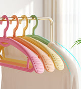Moonval Non-Slip Space-Saving Hangers, Rainbow Color Clothes Hangers for Closet Organization