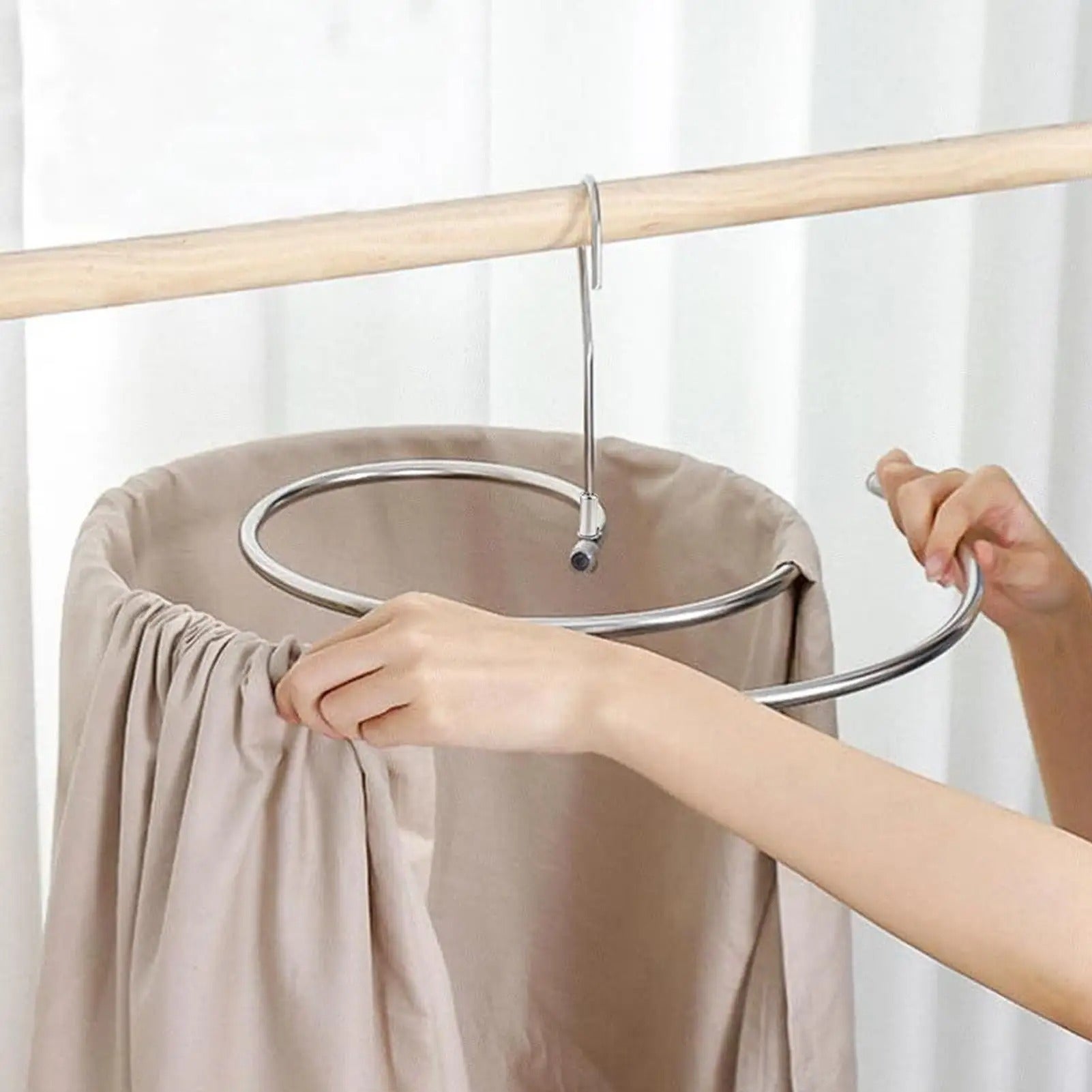 Moonval Spiral Bedding Hanger, Space-Saving Closet Organizer for Blankets, Quilts & Comforters